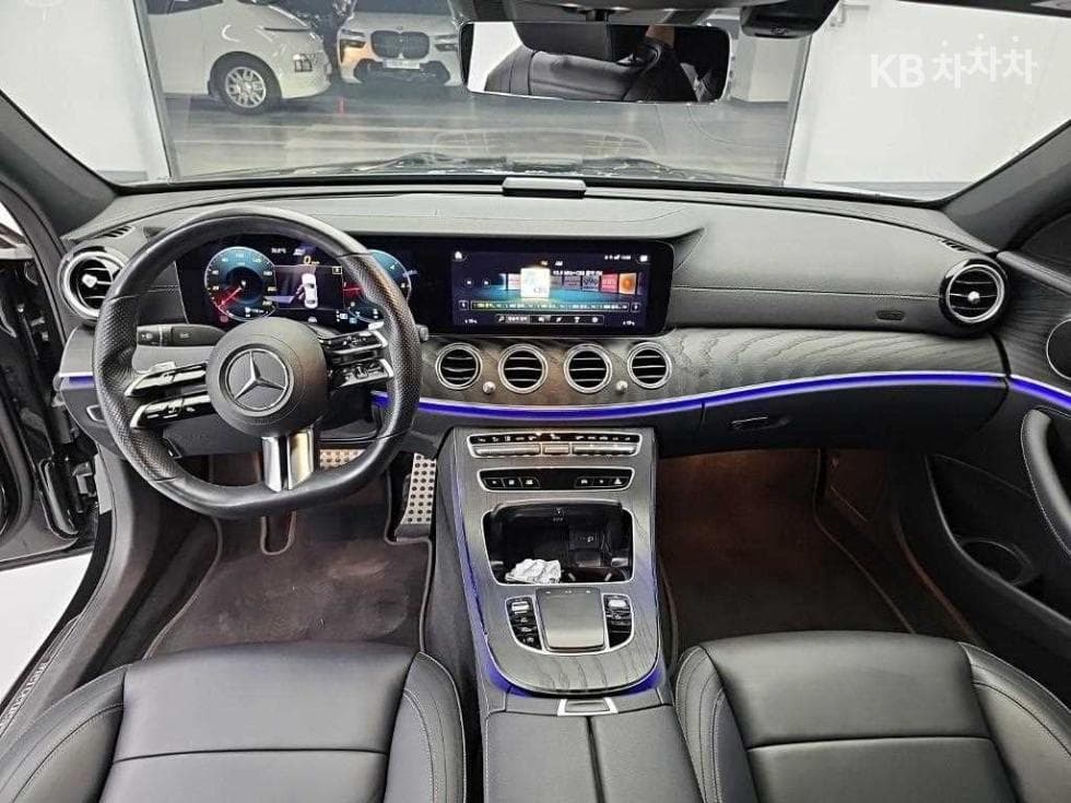 مرسيدس - E-Class | E220 4MATIC AMG Line 7