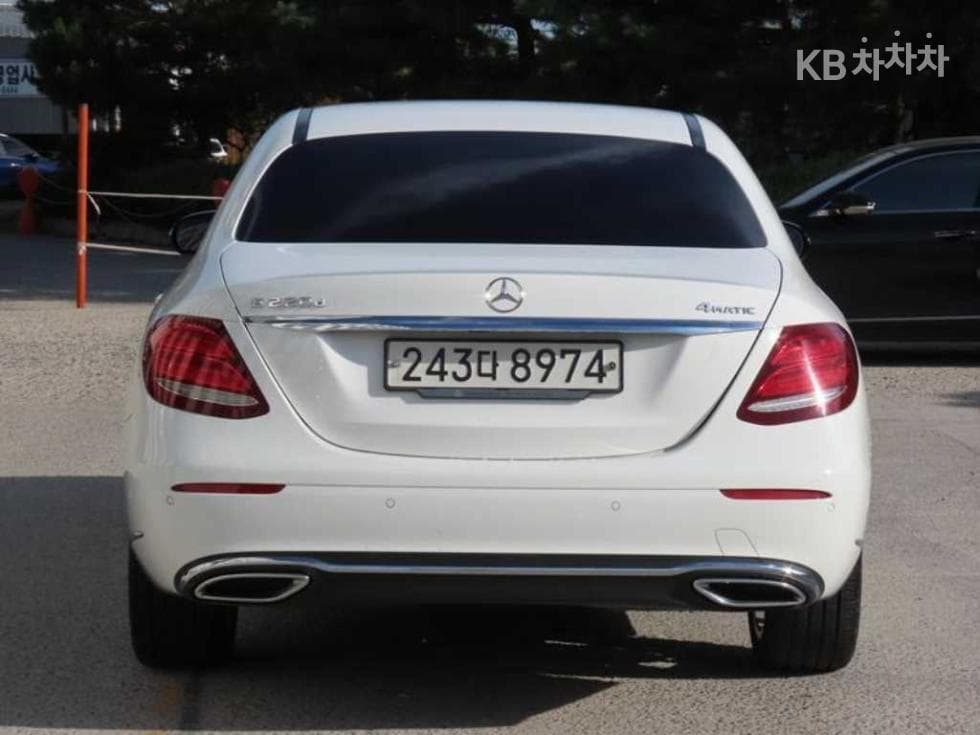 مرسيدس - E-Class | E220 4MATIC Exclusive 4