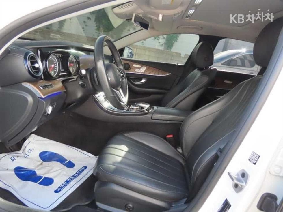 مرسيدس - E-Class | E220 4MATIC Exclusive 5