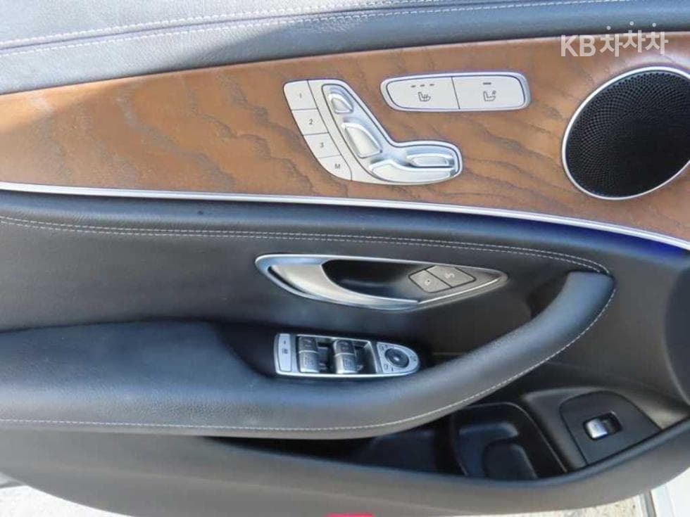 مرسيدس - E-Class | E220 4MATIC Exclusive 6