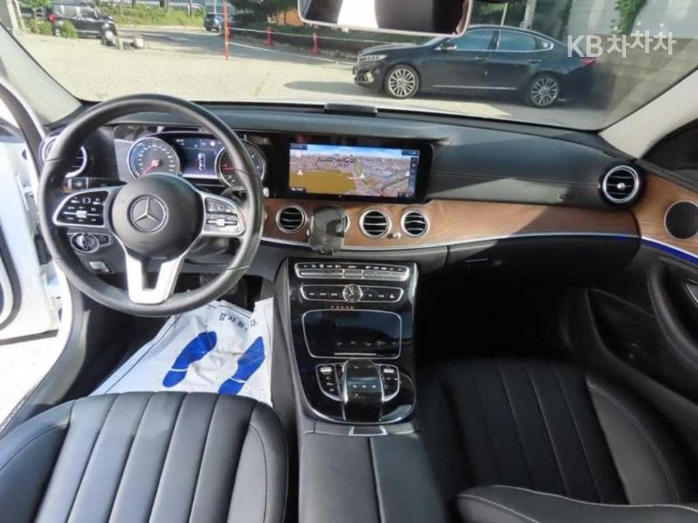 مرسيدس - E-Class | E220 4MATIC Exclusive 8