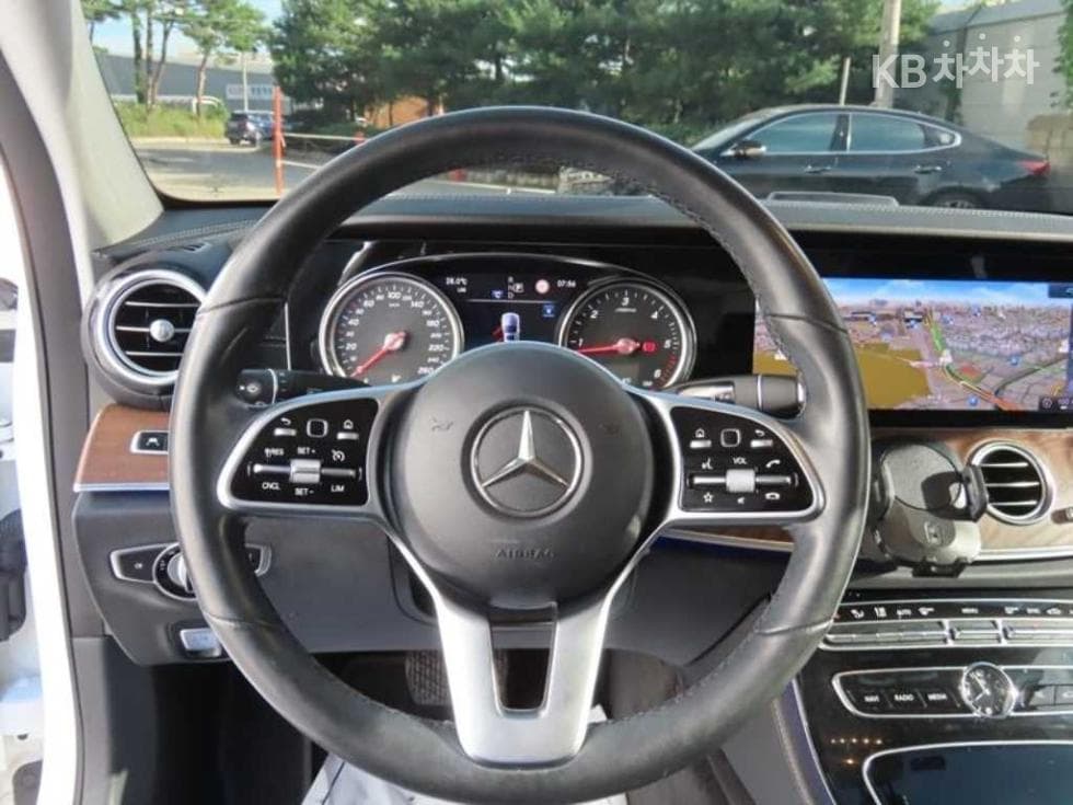 مرسيدس - E-Class | E220 4MATIC Exclusive 9