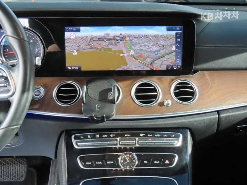 مرسيدس - E-Class | E220 4MATIC Exclusive 10
