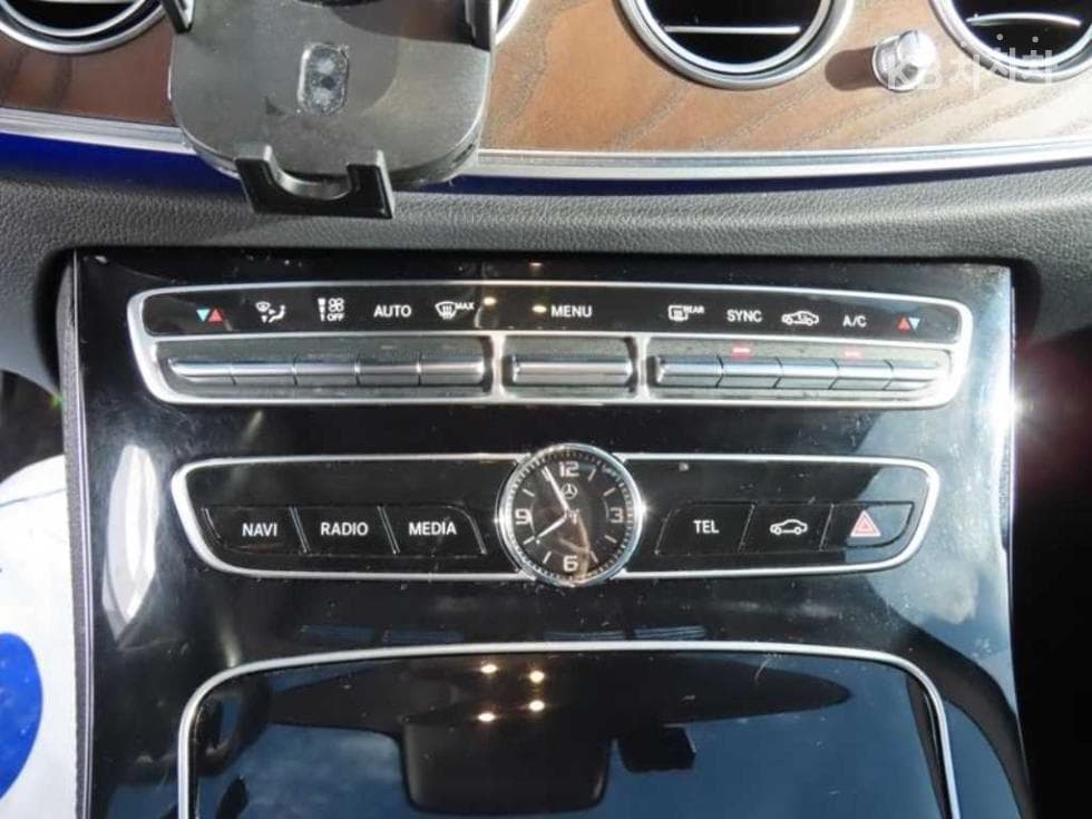 مرسيدس - E-Class | E220 4MATIC Exclusive 14