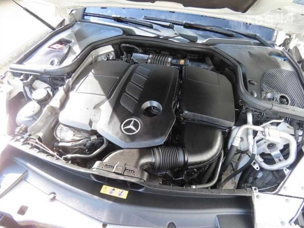 مرسيدس - E-Class | E220 4MATIC Exclusive 19
