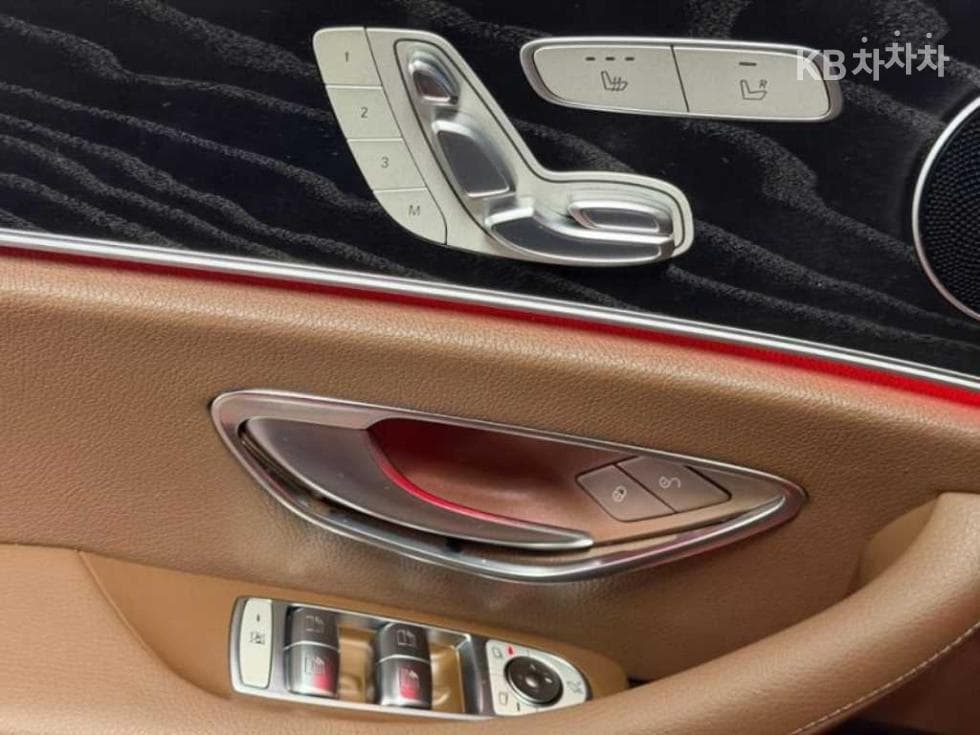 مرسيدس - E-Class | E220 Exclusive 13
