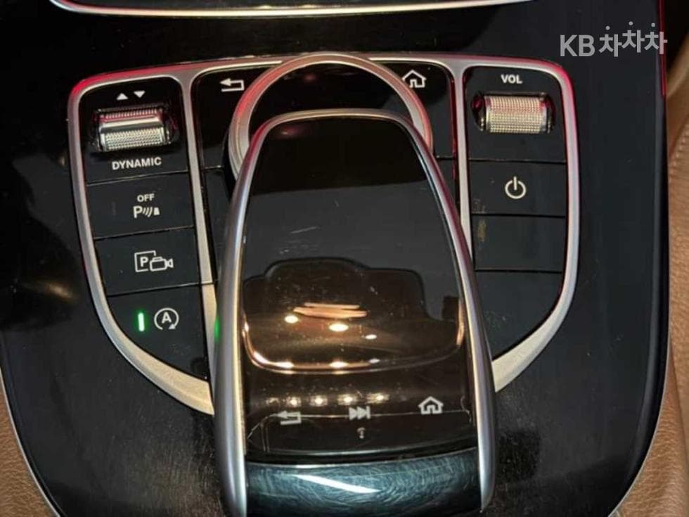 مرسيدس - E-Class | E220 Exclusive 14
