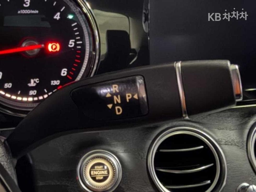 مرسيدس - E-Class | E220 Exclusive 17