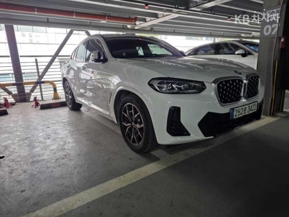 BMW - X4 | New xDrive 20 M Sport Pro 3