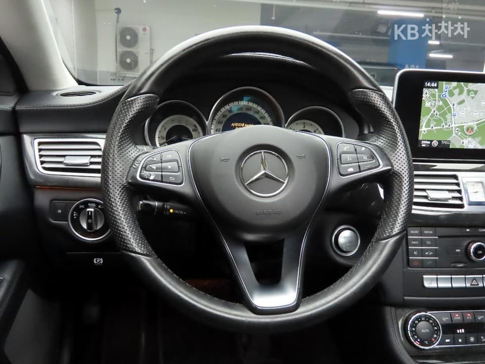 Mercedes-Benz - CLS-Class | 250 4MATIC (16~) 7