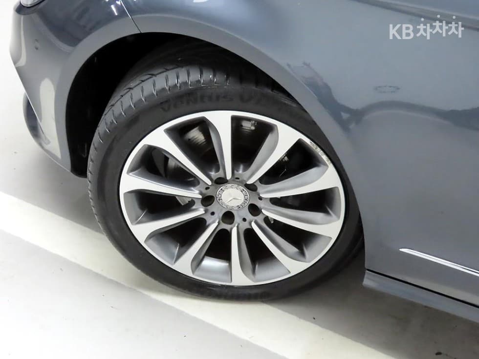 Mercedes-Benz - CLS-Class | 250 4MATIC (16~) 19