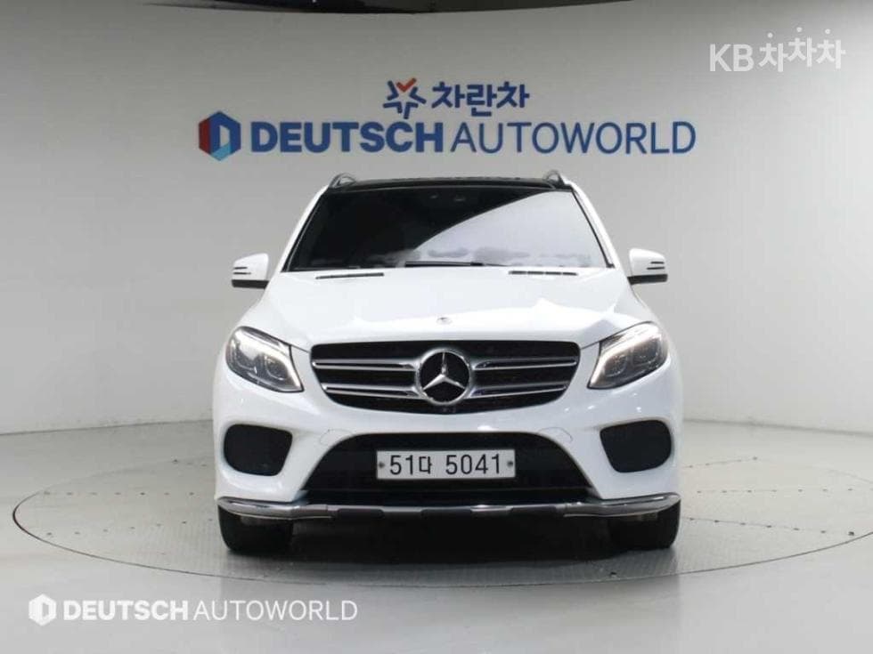 Mercedes-Benz - GLE-Class | 350 4Matic Base 3