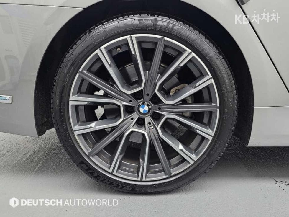 BMW - 7-Series | 740 sDrive DPE Executive 5