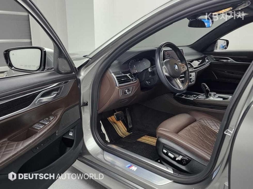 BMW - 7-Series | 740 sDrive DPE Executive 11