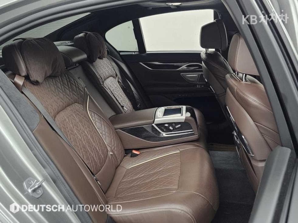 BMW - 7-Series | 740 sDrive DPE Executive 12