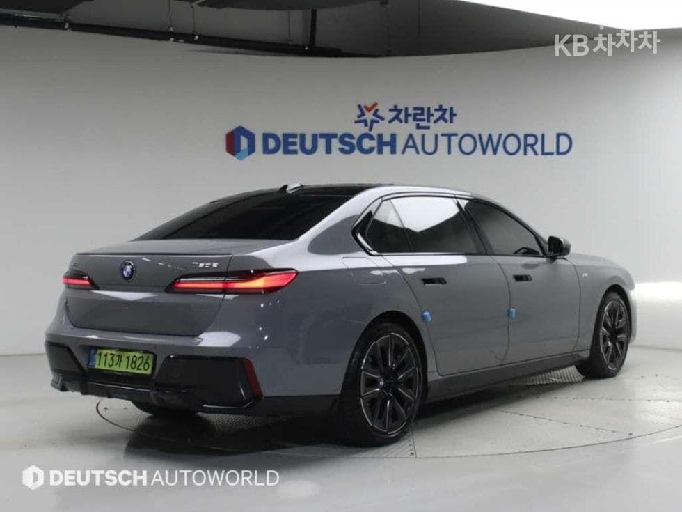 BMW - 7-Series | 750 xDrive M Sport Executive 2