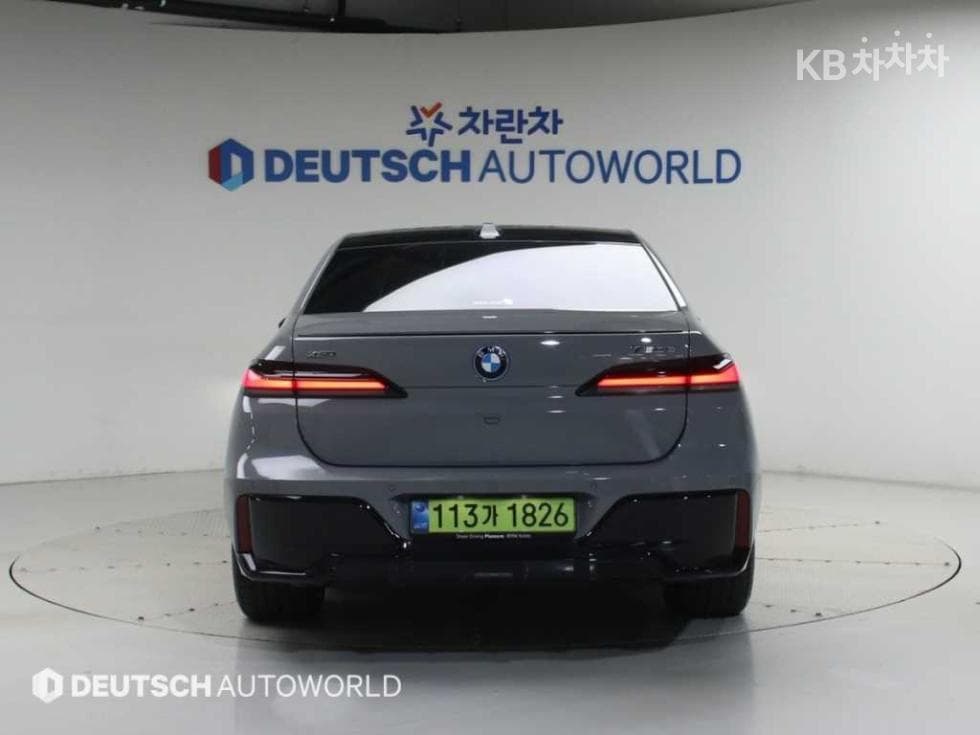 BMW - 7-Series | 750 xDrive M Sport Executive 4