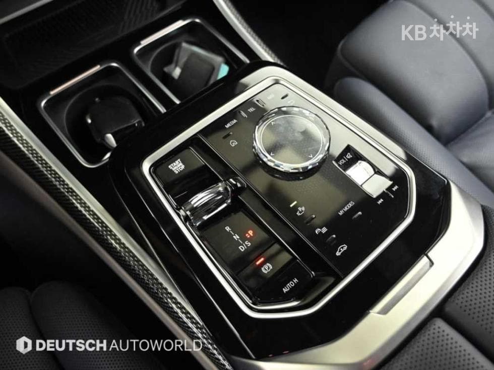 BMW - 7-Series | 750 xDrive M Sport Executive 9