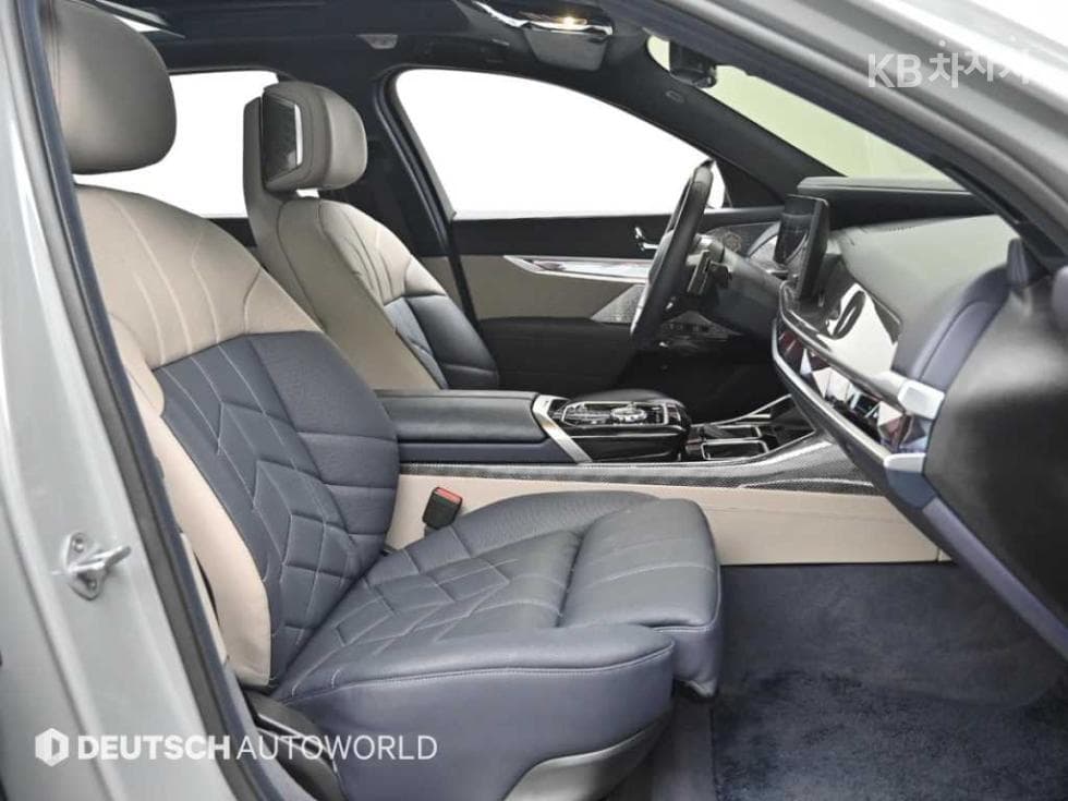 BMW - 7-Series | 750 xDrive M Sport Executive 10