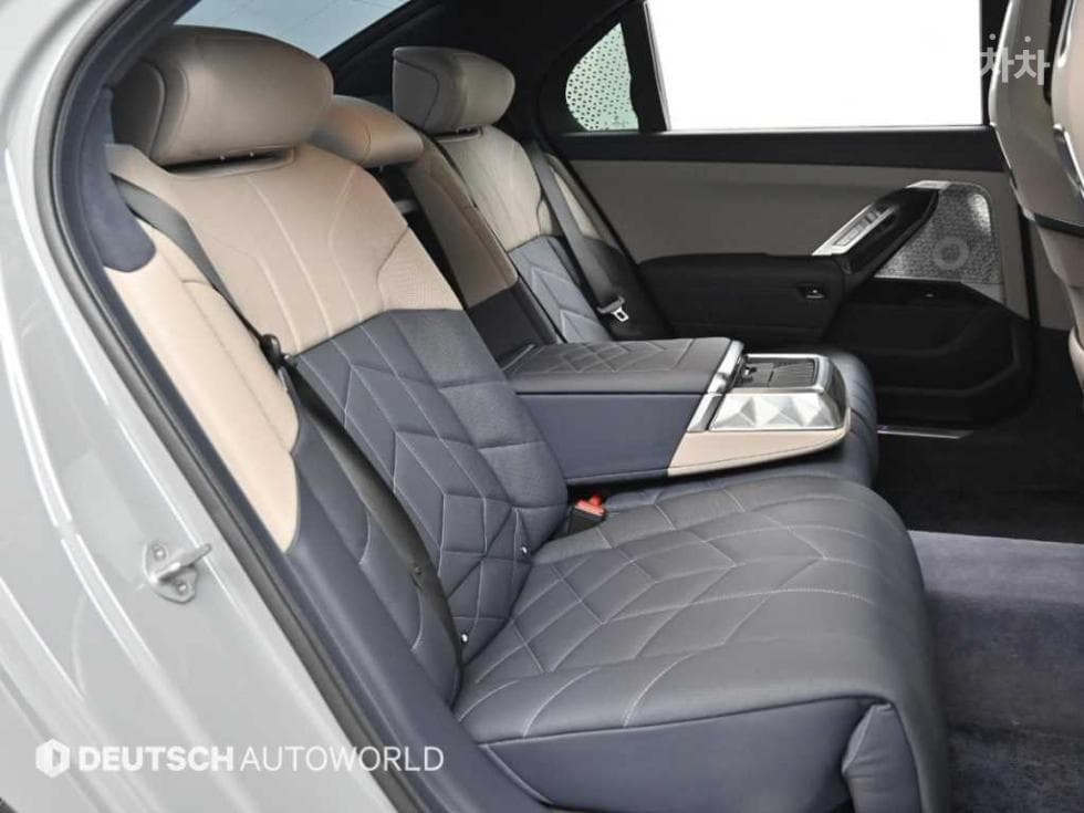 BMW - 7-Series | 750 xDrive M Sport Executive 12