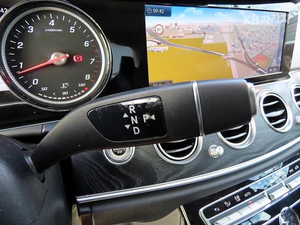 مرسيدس - E-Class | E200 Avantgarde 10
