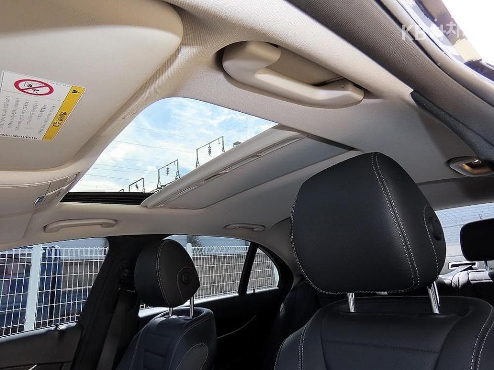 مرسيدس - E-Class | E200 Avantgarde 17