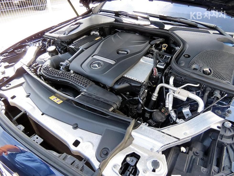 مرسيدس - E-Class | E200 Avantgarde 19