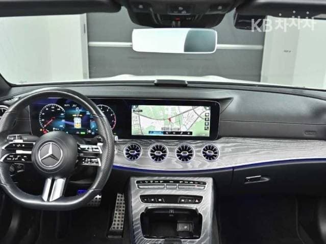 Mercedes-Benz - E-Class | E450 4MATIC Carbriolet Base 7