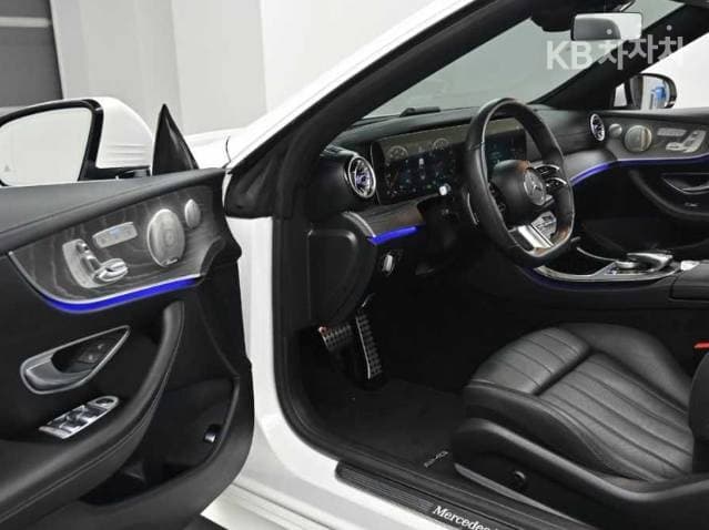 Mercedes-Benz - E-Class | E450 4MATIC Carbriolet Base 8