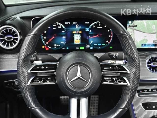 Mercedes-Benz - E-Class | E450 4MATIC Carbriolet Base 11