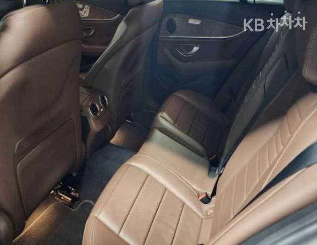 Mercedes-Benz - E-Class | E220 4MATIC Exclusive 6