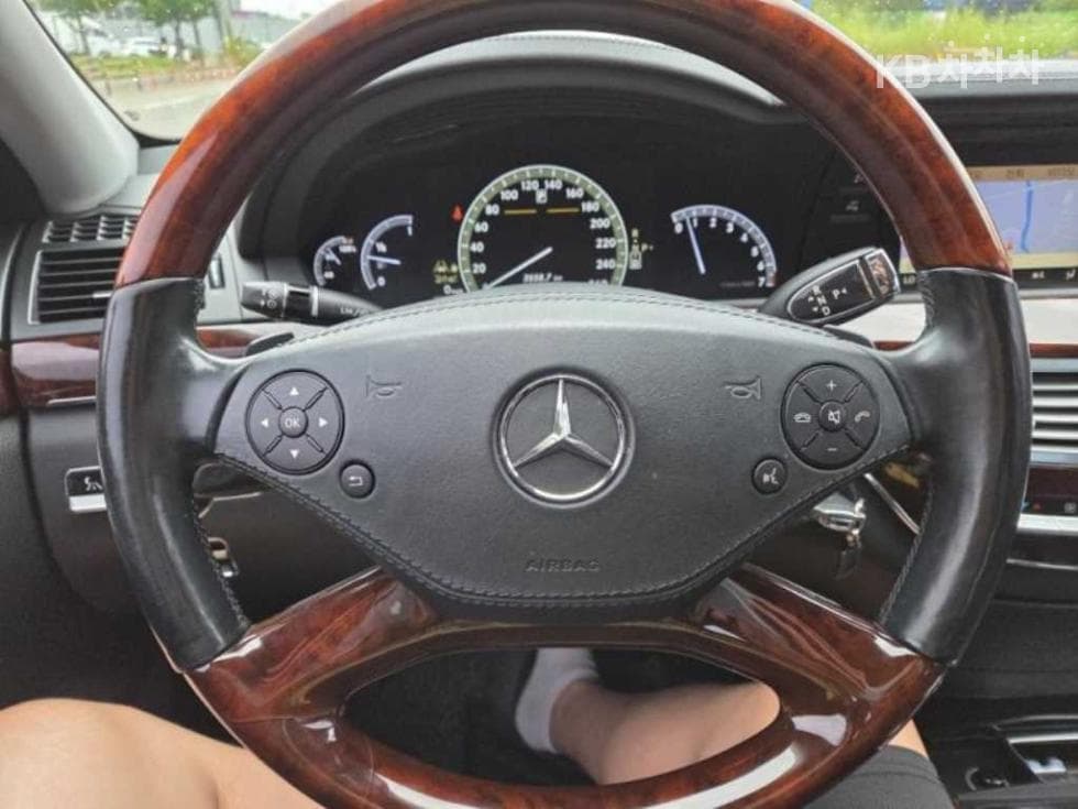 Mercedes-Benz - S-Class | New S550 W221 7
