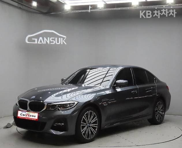 BMW - 3-Series | 320 M Sport 2