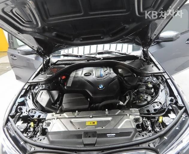 BMW - 3-Series | 320 M Sport 19