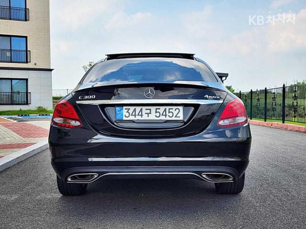 Mercedes-Benz - C-Class | The New 4Matic W205 19