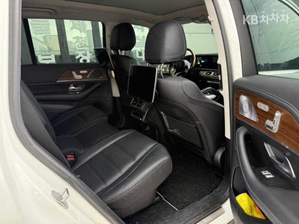 Mercedes-Benz - GLS-Class | 400 4Matic Base 11