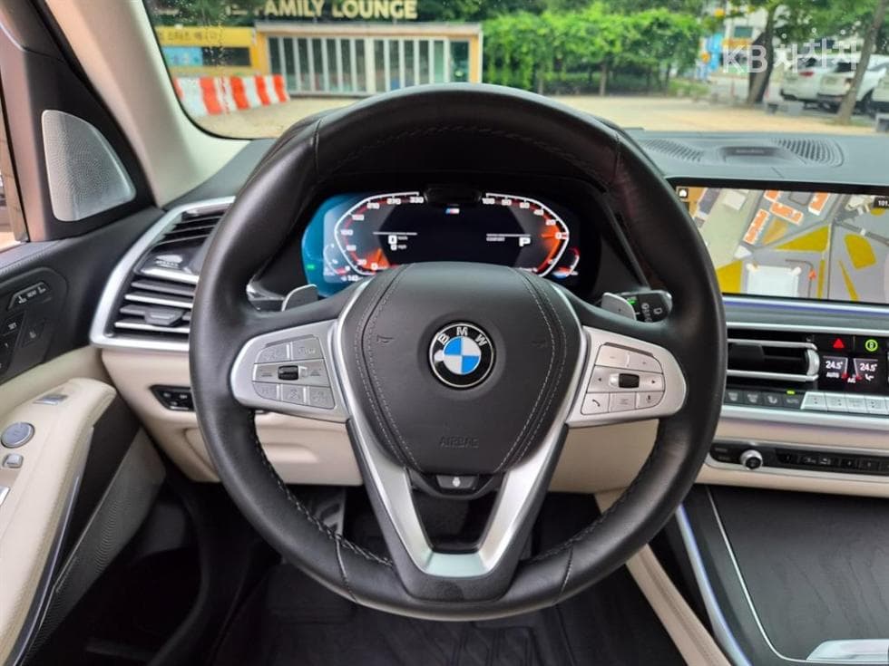 BMW - X7 | xDrive 40 DPE 9