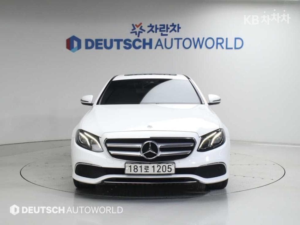 Mercedes-Benz - E-Class | E250 Avantgarde 3