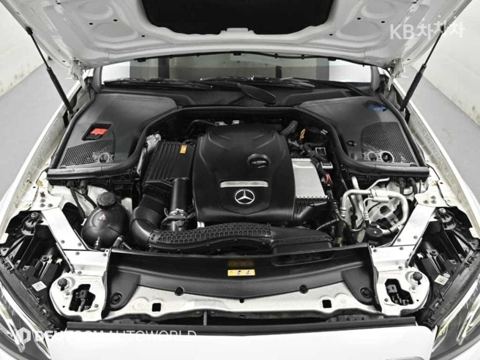 Mercedes-Benz - E-Class | E250 Avantgarde 6