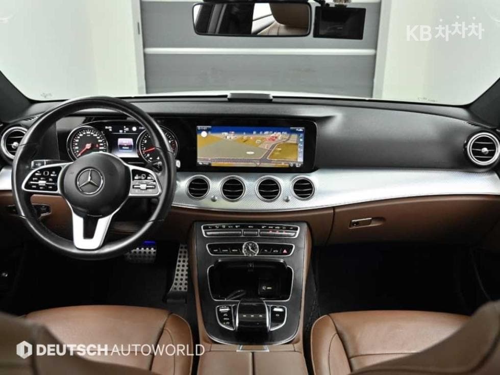 Mercedes-Benz - E-Class | E250 Avantgarde 7