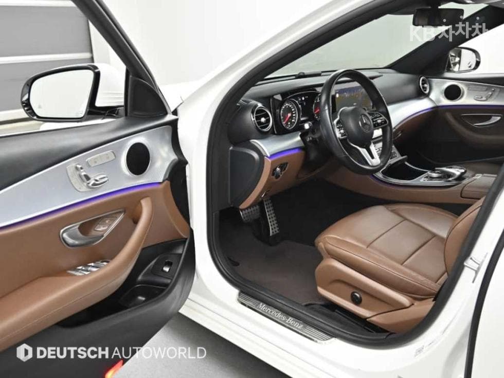 Mercedes-Benz - E-Class | E250 Avantgarde 11