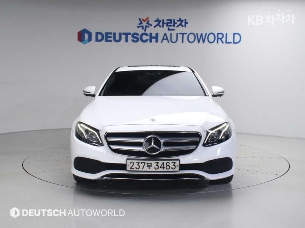 Mercedes-Benz - E-Class | E300 Avantgarde 3