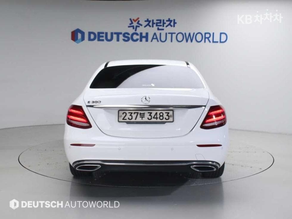 Mercedes-Benz - E-Class | E300 Avantgarde 4