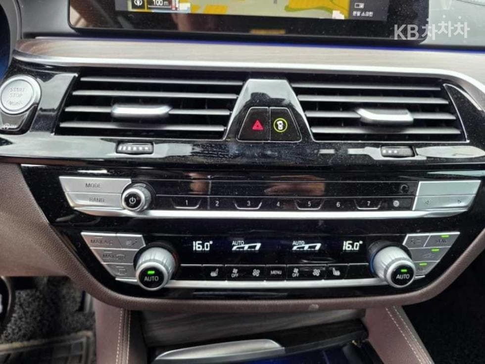 BMW - 5-Series | All New 520 Luxury 10