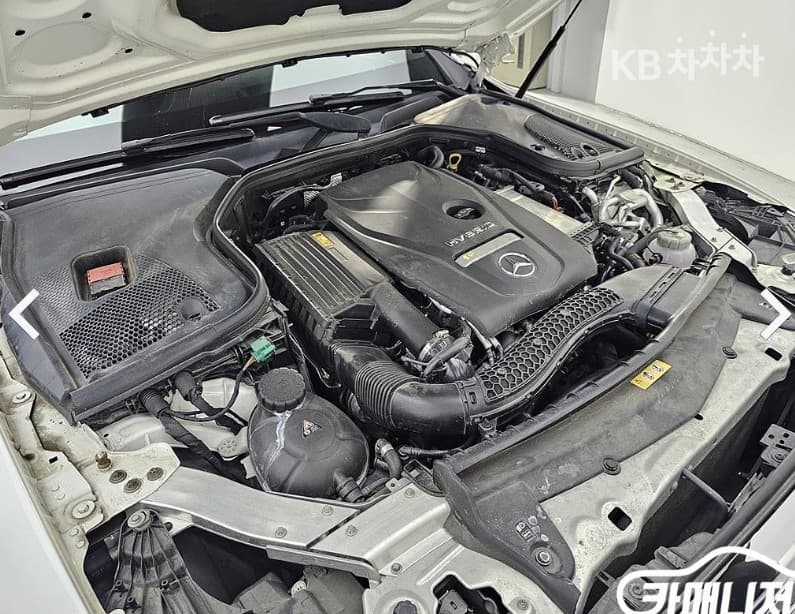 Mercedes-Benz - E-Class | E300 Exclusive 6