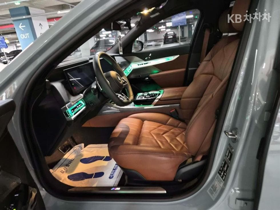 BMW - 7-Series | 750 xDrive M Sport Executive 6