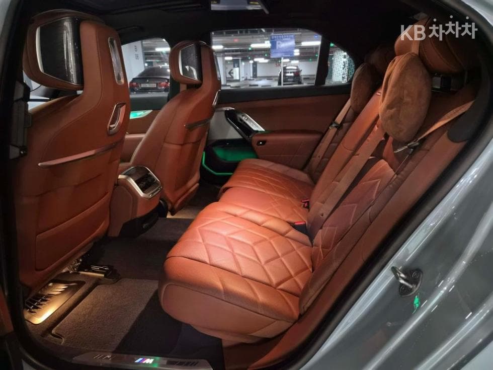 BMW - 7-Series | 750 xDrive M Sport Executive 7