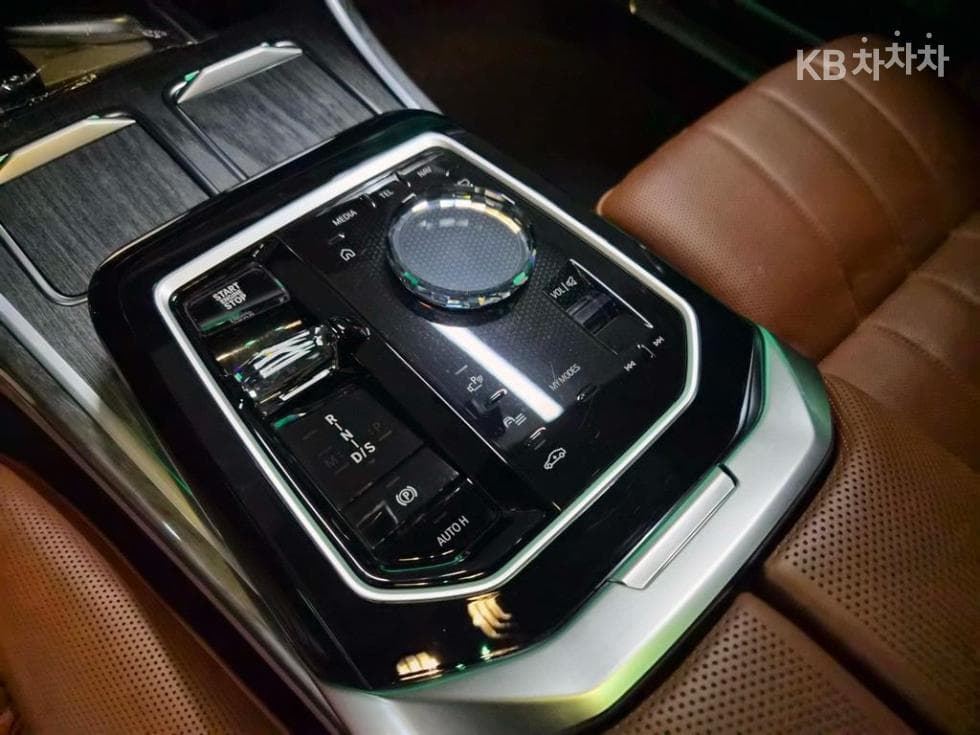 BMW - 7-Series | 750 xDrive M Sport Executive 11