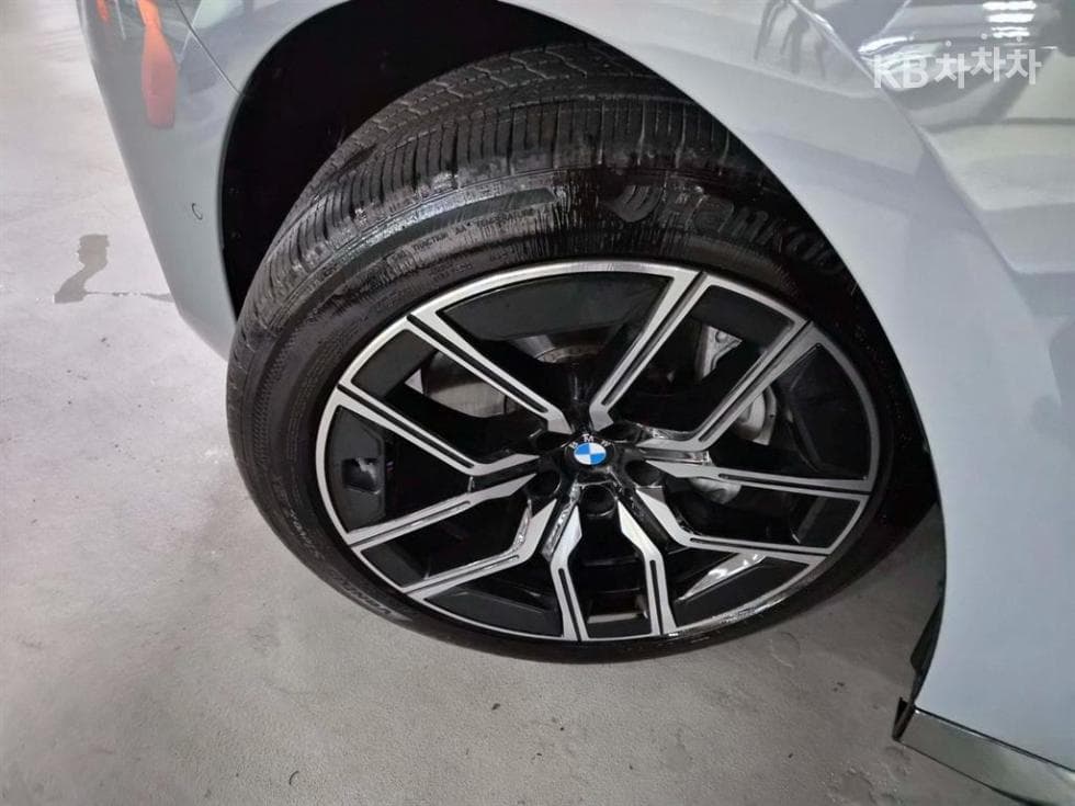 BMW - 7-Series | 750 xDrive M Sport Executive 20