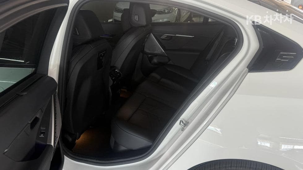 BMW - i5 | eDrive 40 M Sport 10